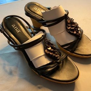 Woman’s A.N.A shoes size 10